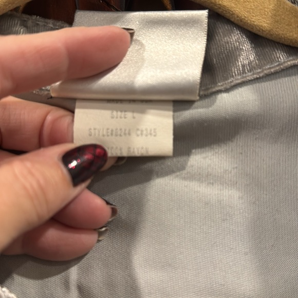 Embroidered Front Rayon Velvet Button Front Blouse Size L - Picture 3 of 7